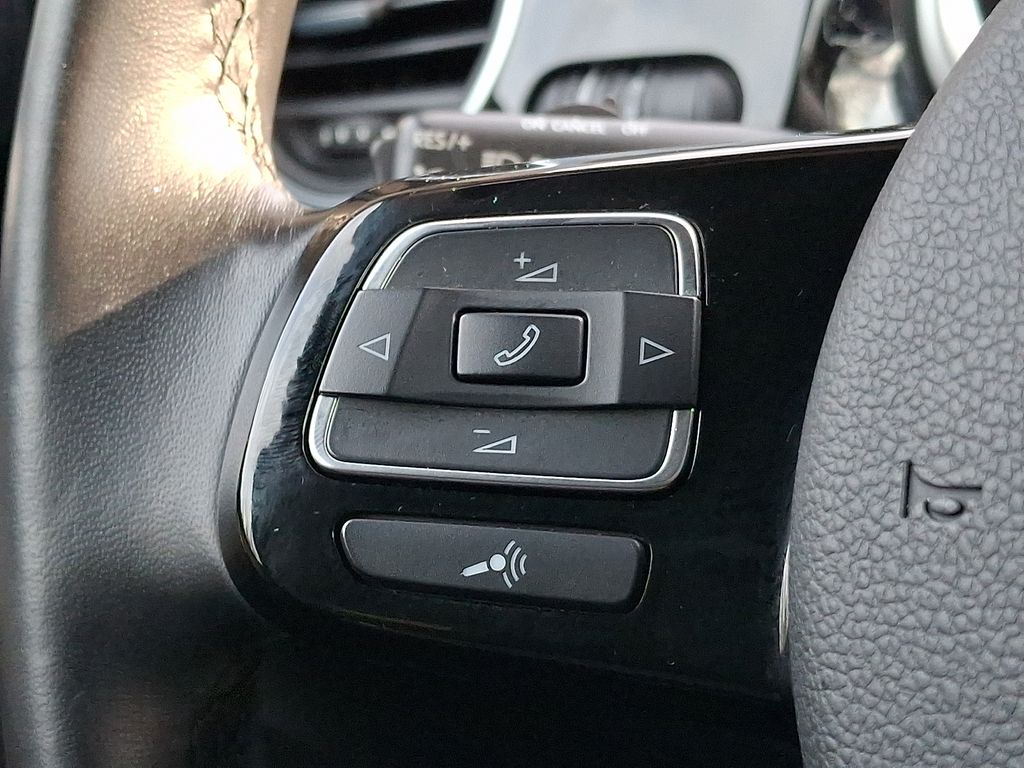 Thumbnail: 2019 Volkswagen Beetle - 17