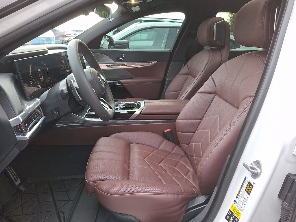Thumbnail: 2023 BMW 7 Series - 9