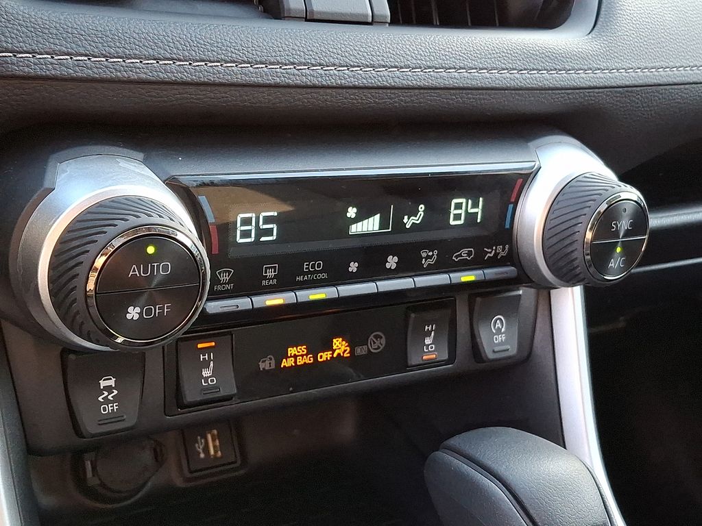 Thumbnail: 2025 Toyota RAV4 - 13