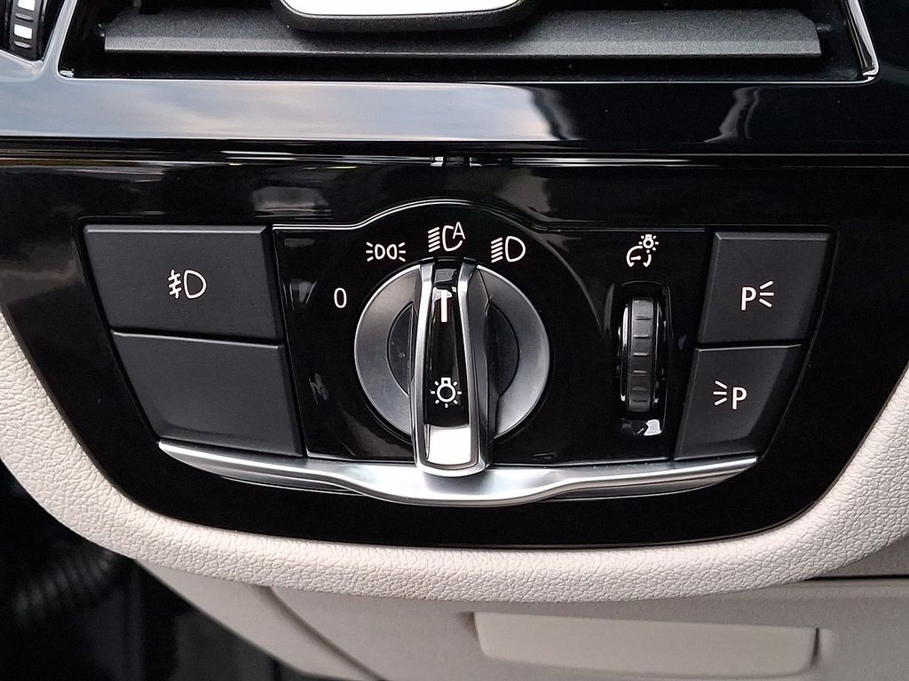 Thumbnail: 2018 BMW 5 Series - 22