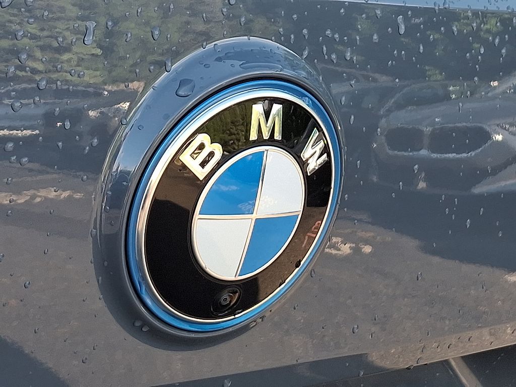 Thumbnail: 2023 BMW iX - 26
