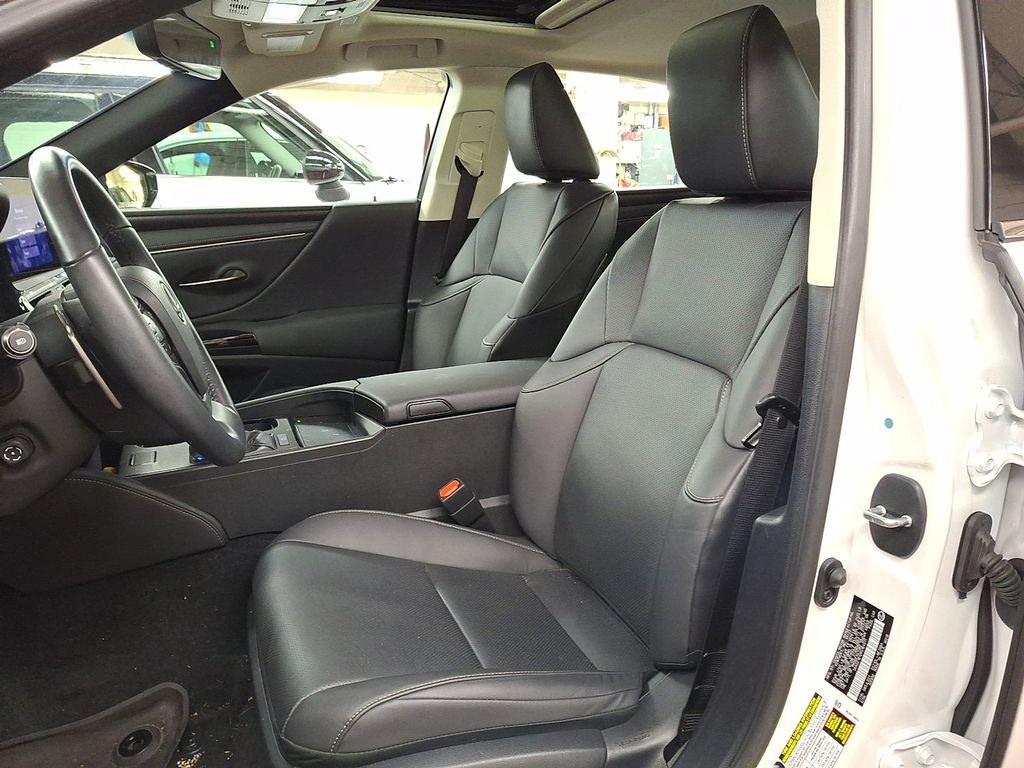 Thumbnail: 2024 Lexus ES - 11