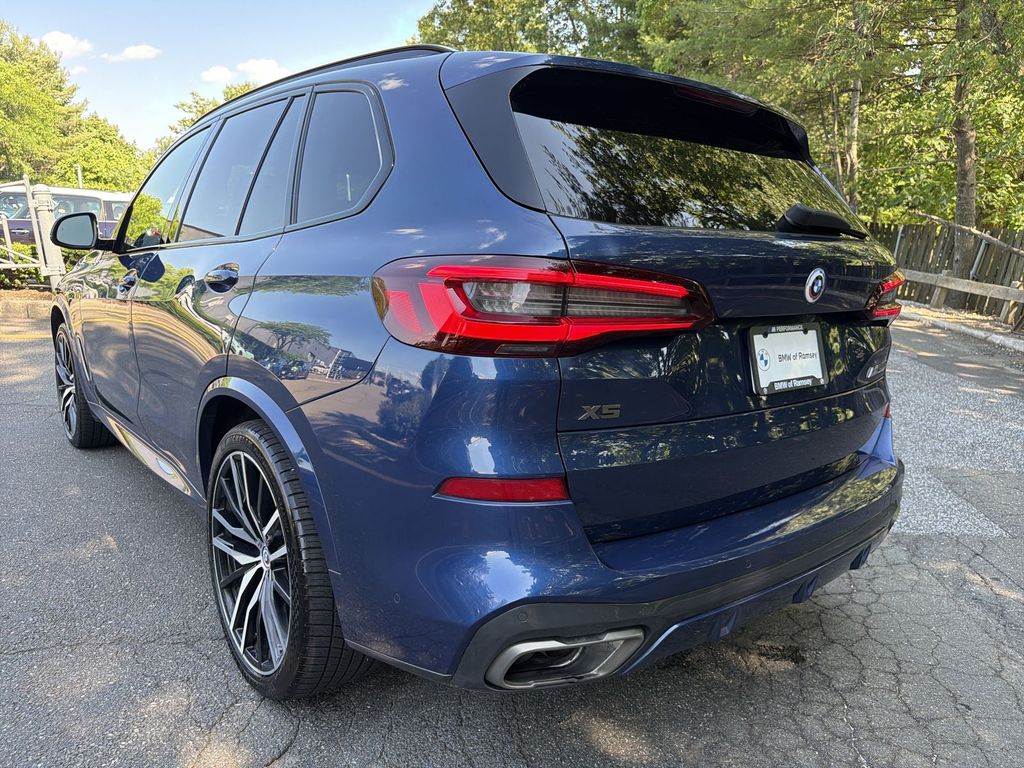 Thumbnail: 2022 BMW X5 - 12