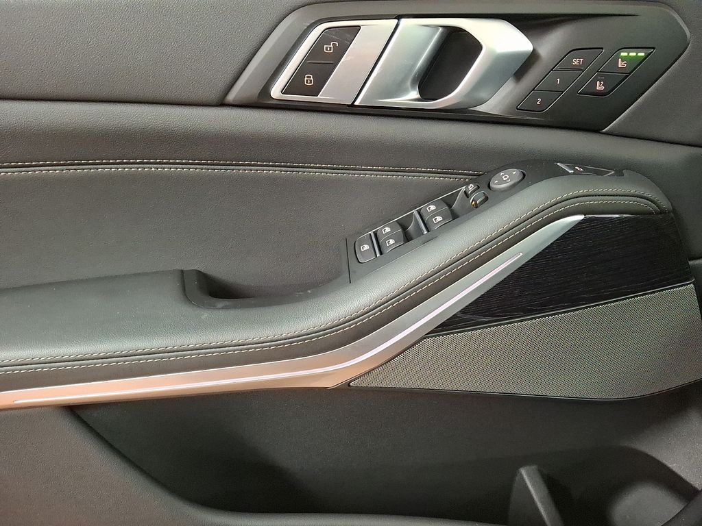 Thumbnail: 2025 BMW X5 - 8