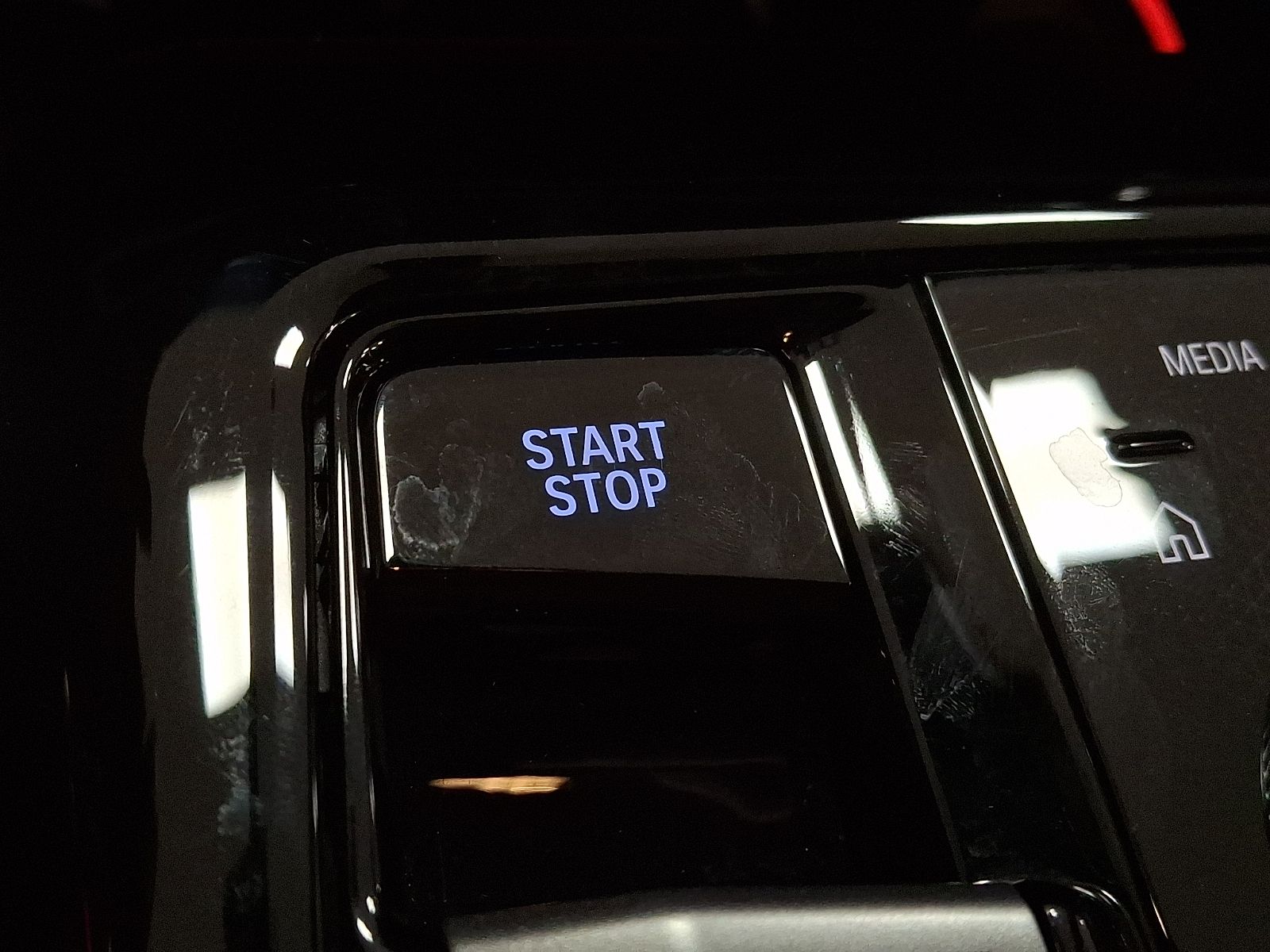 Thumbnail: 2025 BMW i5 - 19