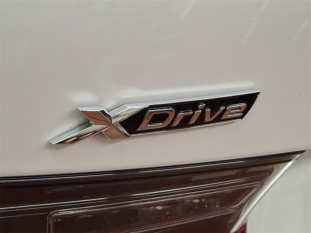 Thumbnail: 2025 BMW 3 Series - 30