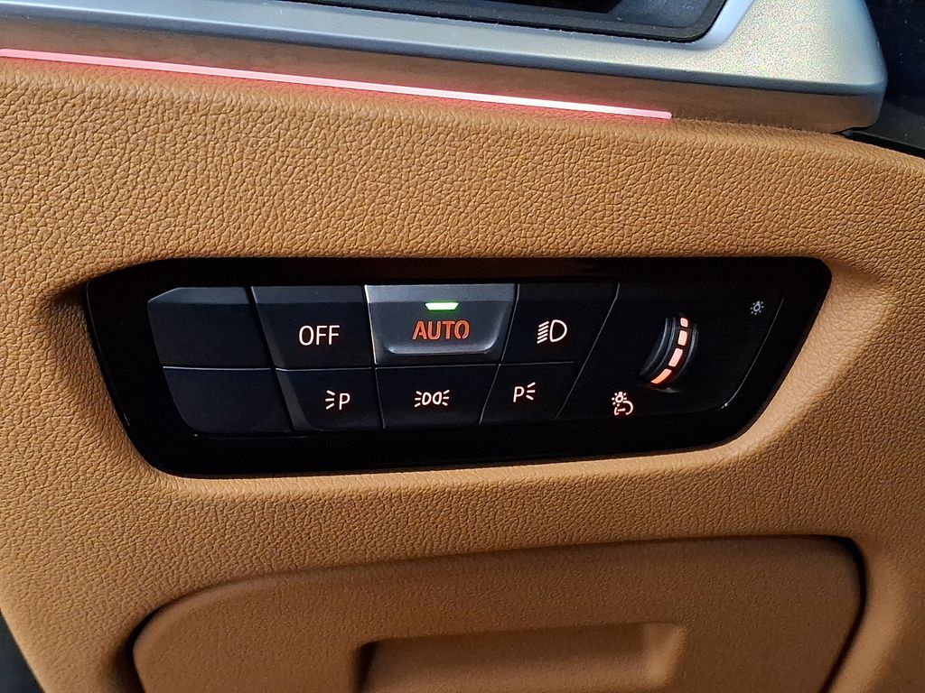 Thumbnail: 2020 BMW 3 Series - 23