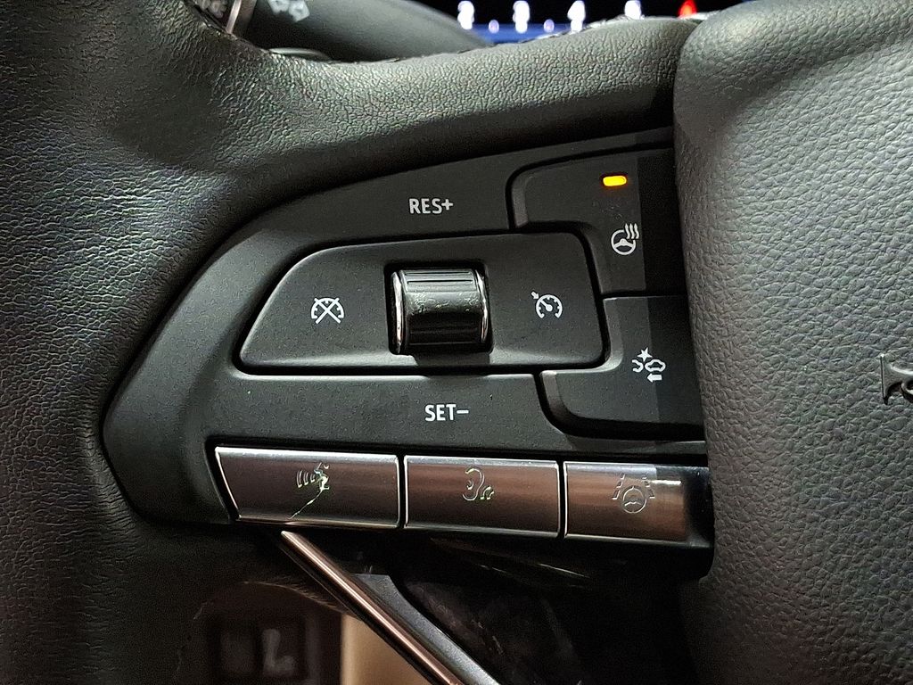 Thumbnail: 2023 Cadillac Escalade - 17