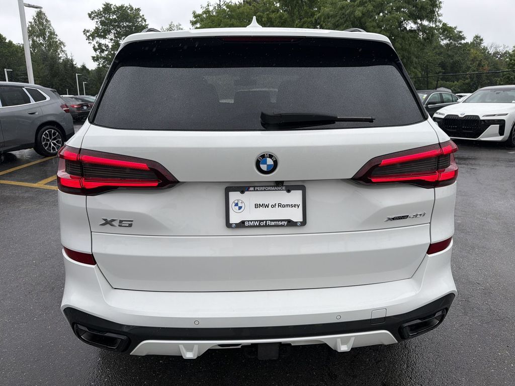 Thumbnail: 2022 BMW X5 - 13