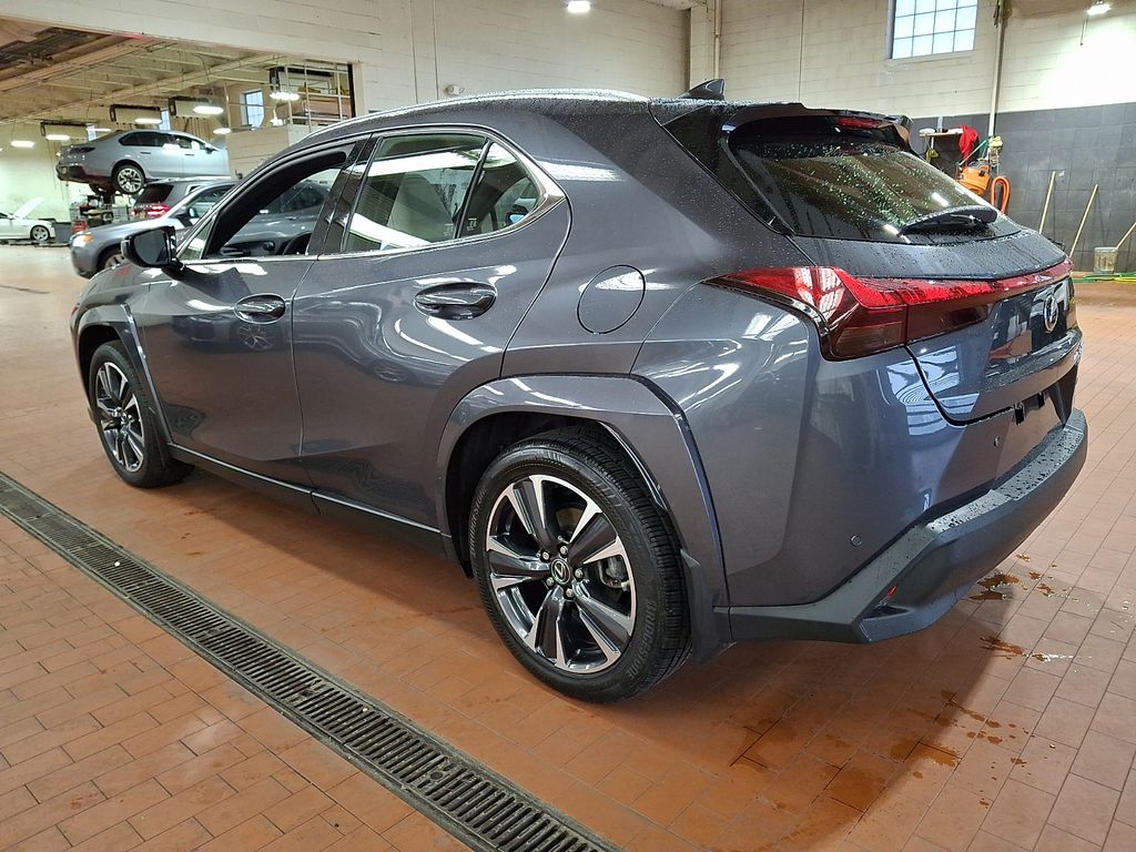 Thumbnail: 2023 Lexus UX - 6