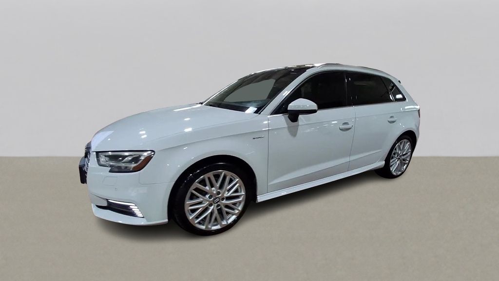 Thumbnail: 2018 Audi A3 e-tron - 4