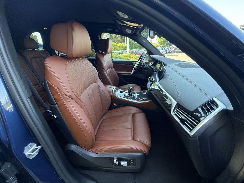 Thumbnail: 2022 BMW X5 - 22