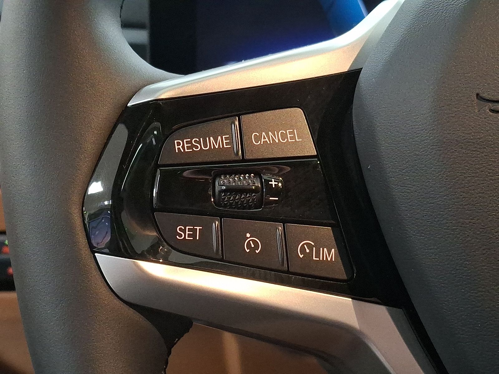 Thumbnail: 2025 BMW i4 - 16