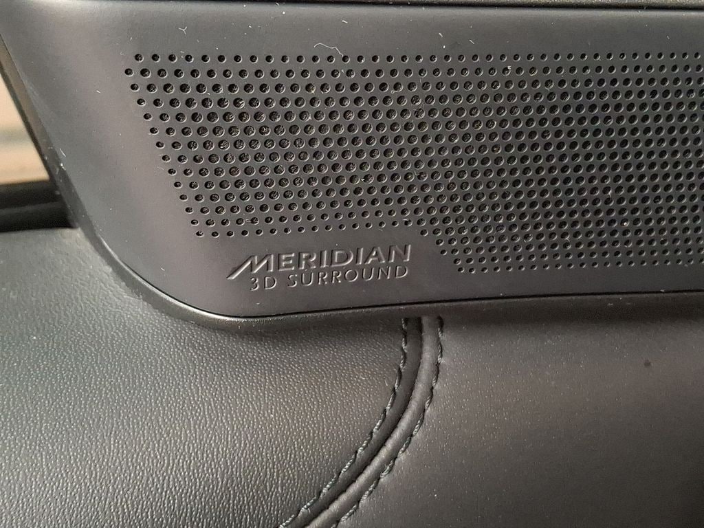 Thumbnail: 2023 Land Rover Range Rover - 21