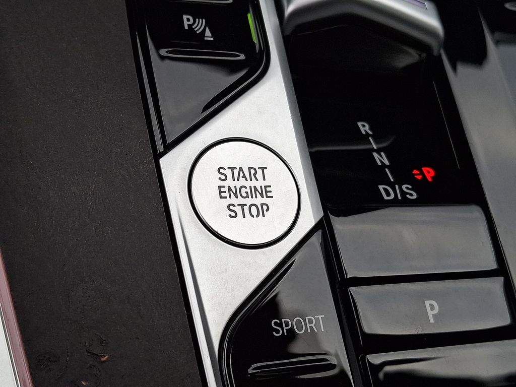 Thumbnail: 2024 BMW X7 - 21