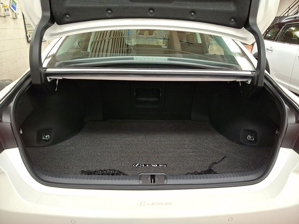 Thumbnail: 2024 Lexus ES - 28