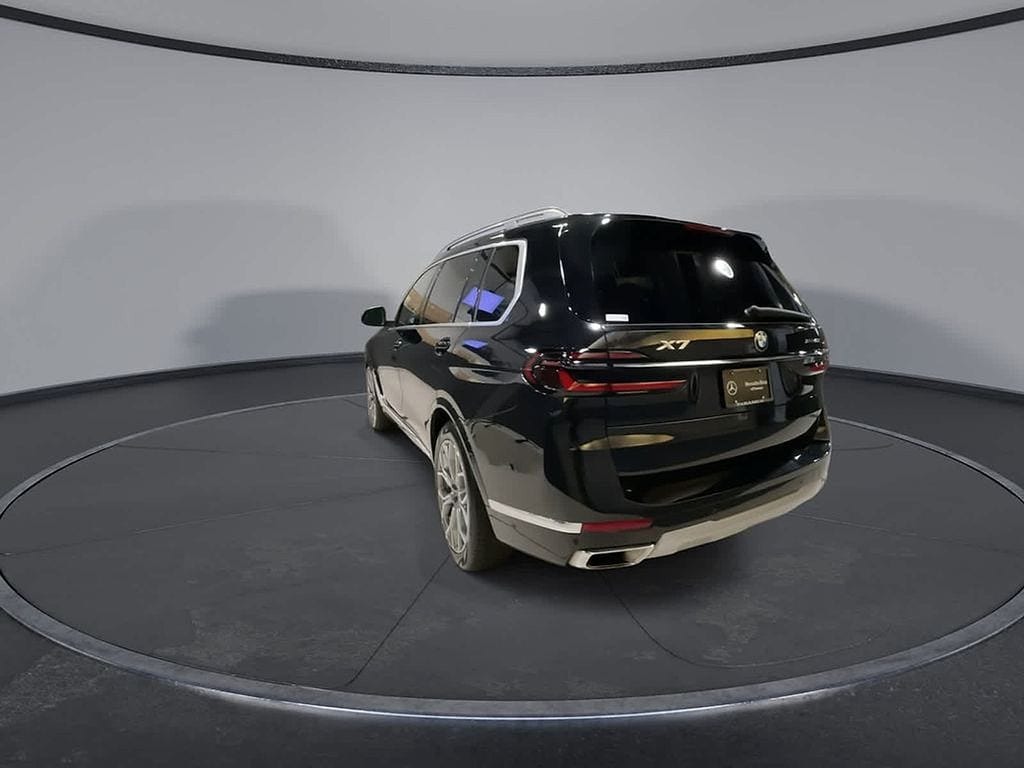 Thumbnail: 2023 BMW X7 - 9