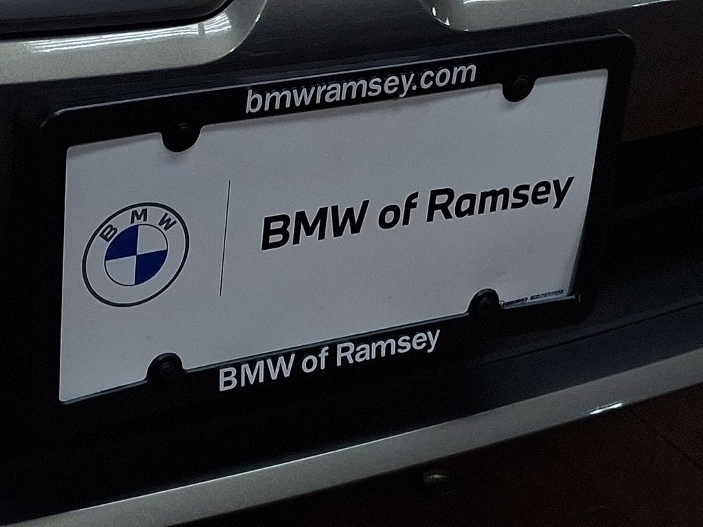 Thumbnail: 2022 Lincoln Navigator - 28