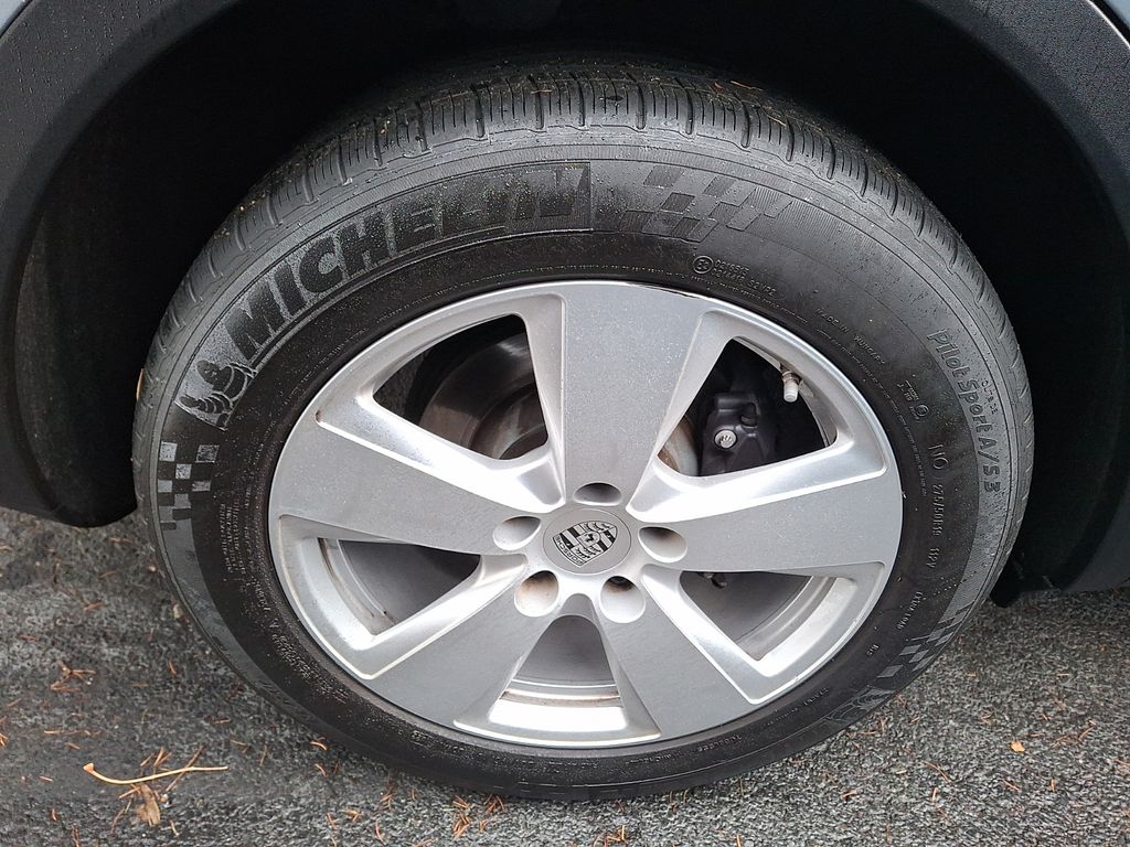 Thumbnail: 2023 Porsche Cayenne - 6