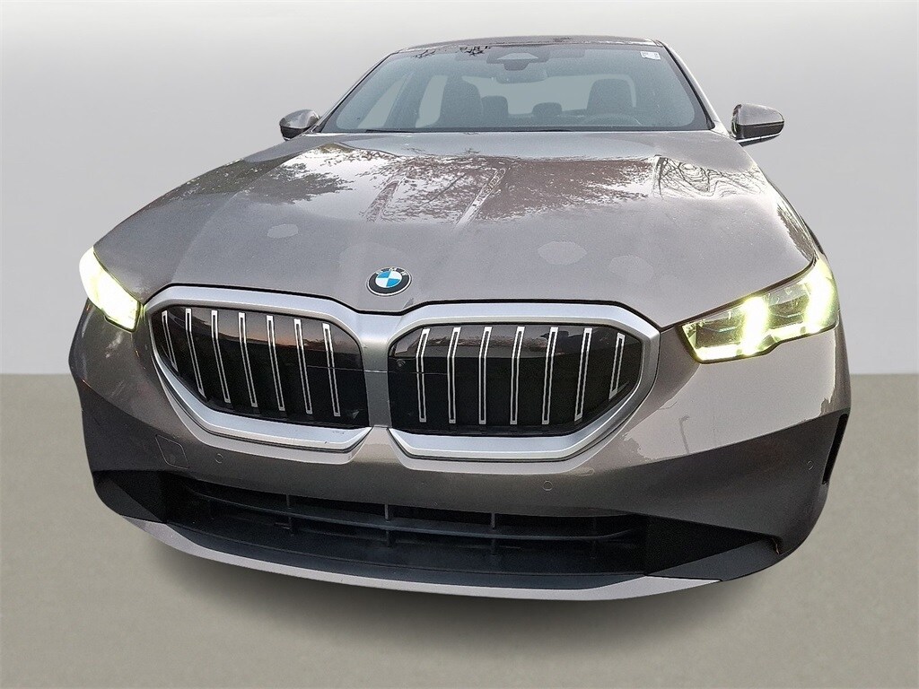 2025 Bmw 530i xDrive Sedan photo 2