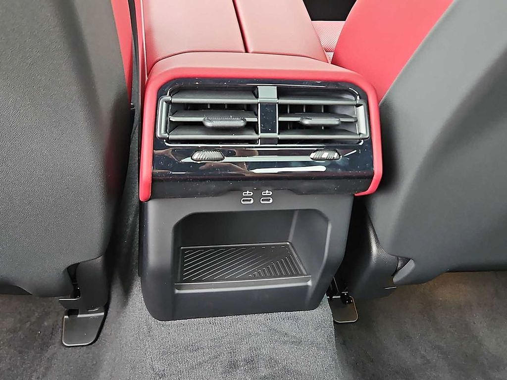 Thumbnail: 2026 BMW 5 Series - 28