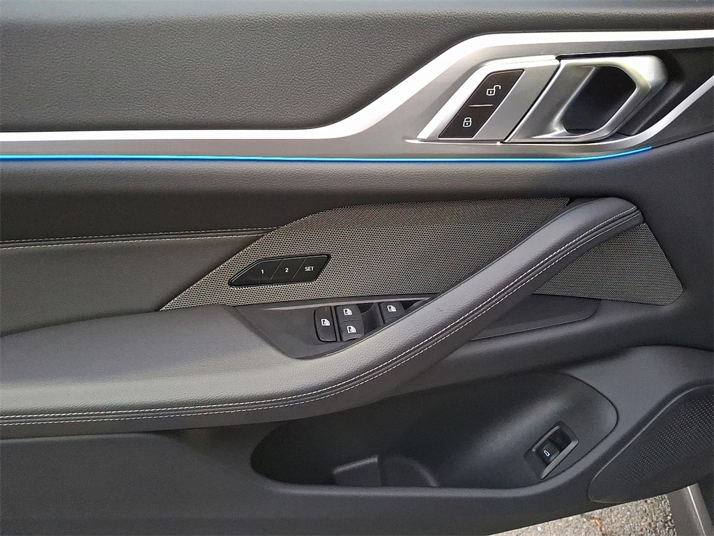 Thumbnail: 2025 BMW i4 - 7