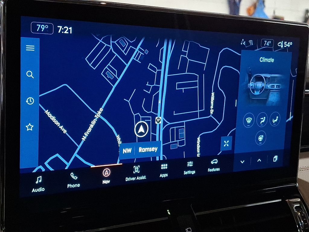 Thumbnail: 2022 Lincoln Navigator - 12