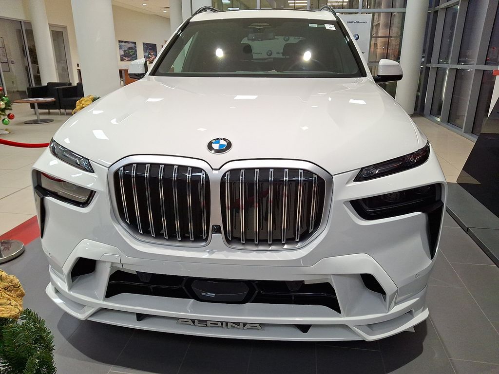 Thumbnail: 2026 BMW X7 - 2
