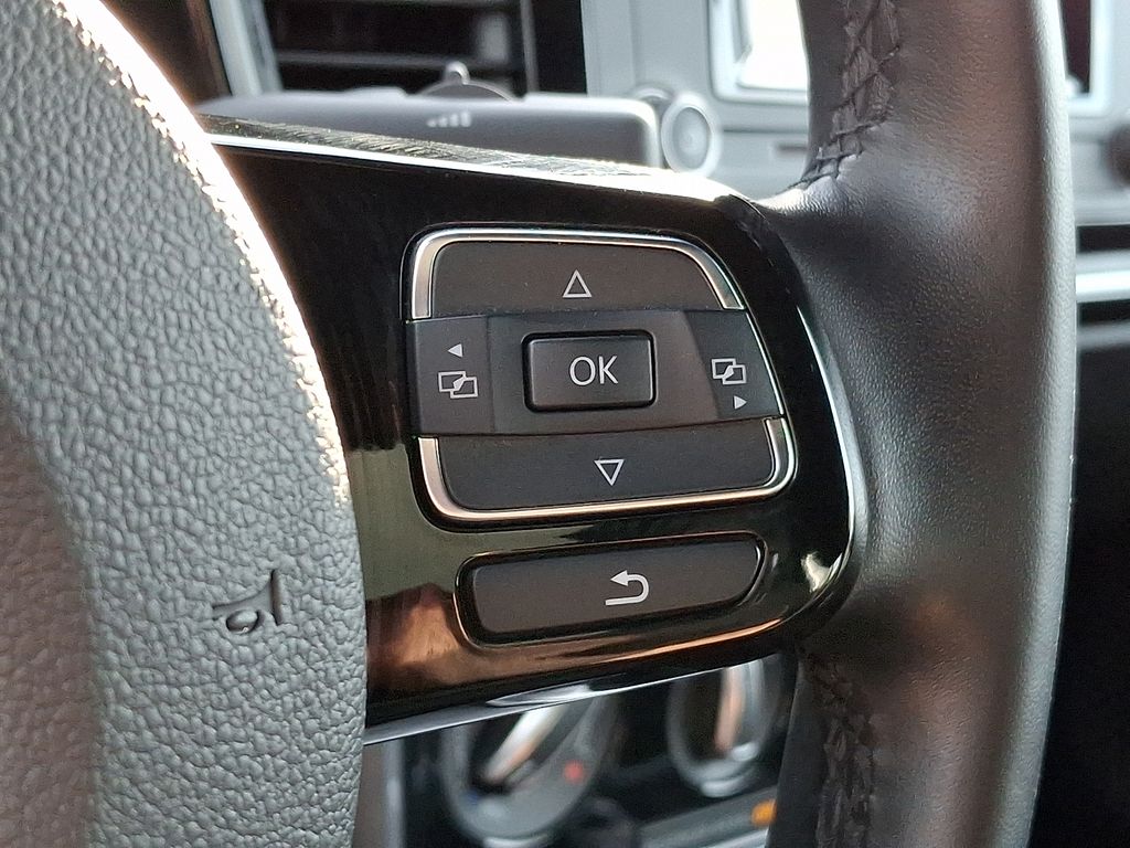 Thumbnail: 2019 Volkswagen Beetle - 18