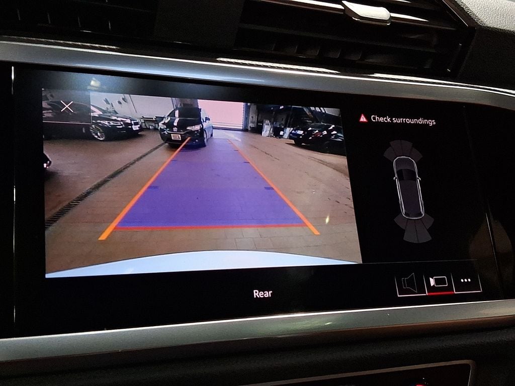 Thumbnail: 2019 Audi Q3 - 17