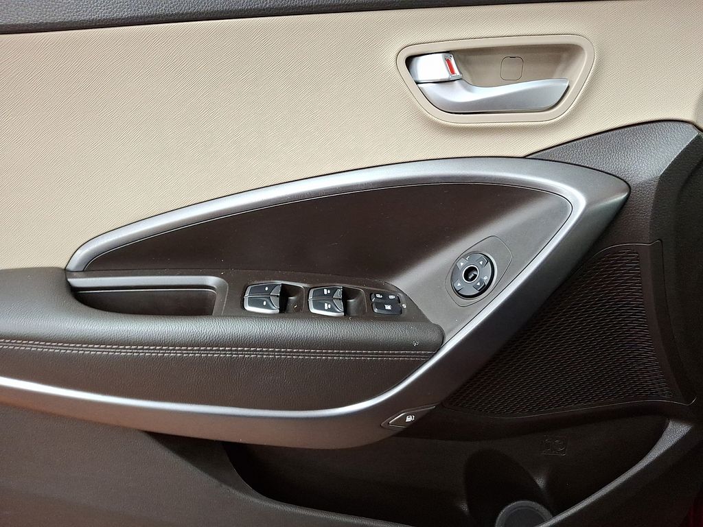 Thumbnail: 2017 Hyundai Santa Fe - 9