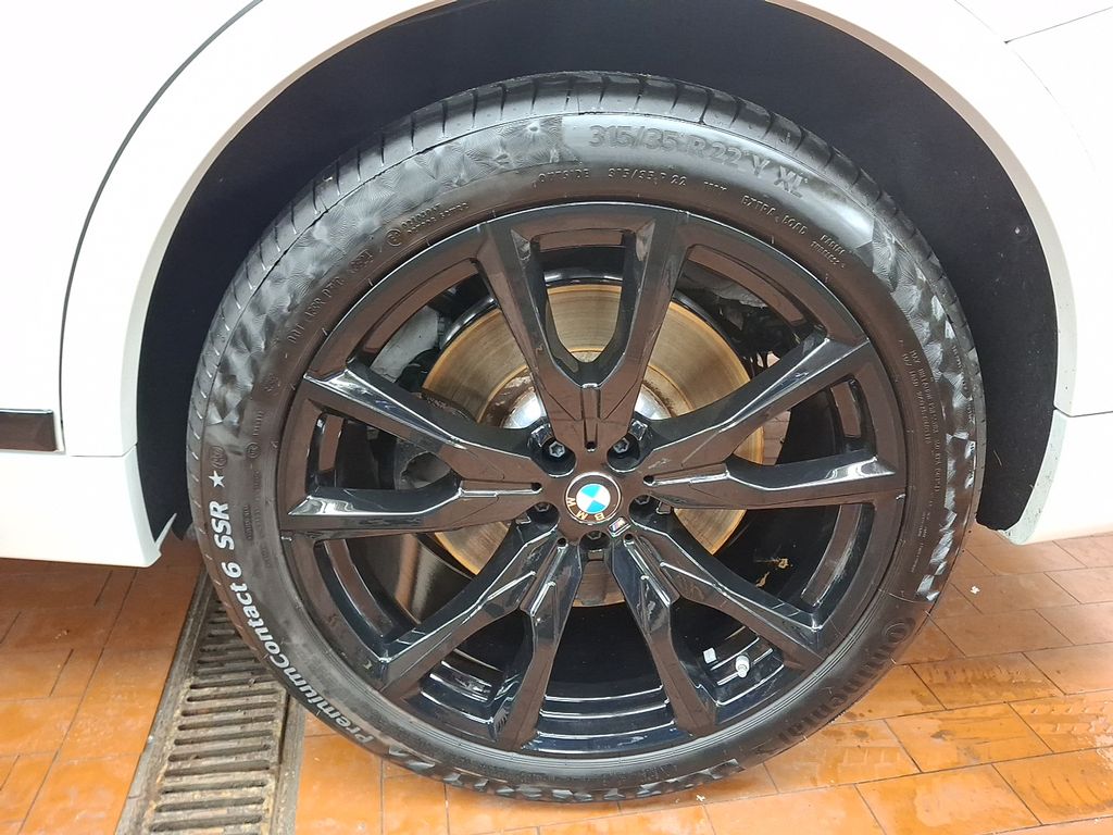 Thumbnail: 2025 BMW X7 - 7