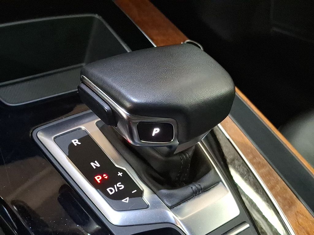 Thumbnail: 2023 Audi Q5 - 11