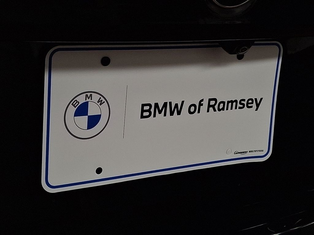 Thumbnail: 2023 BMW 5 Series - 30