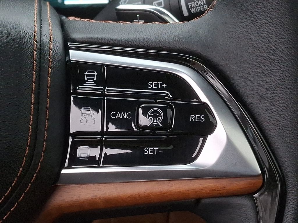 Thumbnail: 2023 Jeep Grand Cherokee - 18