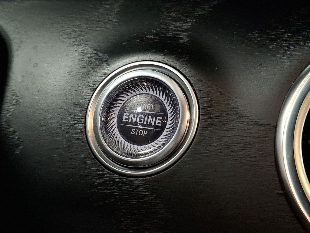 Thumbnail: 2022 Mercedes-Benz E-Class - 17