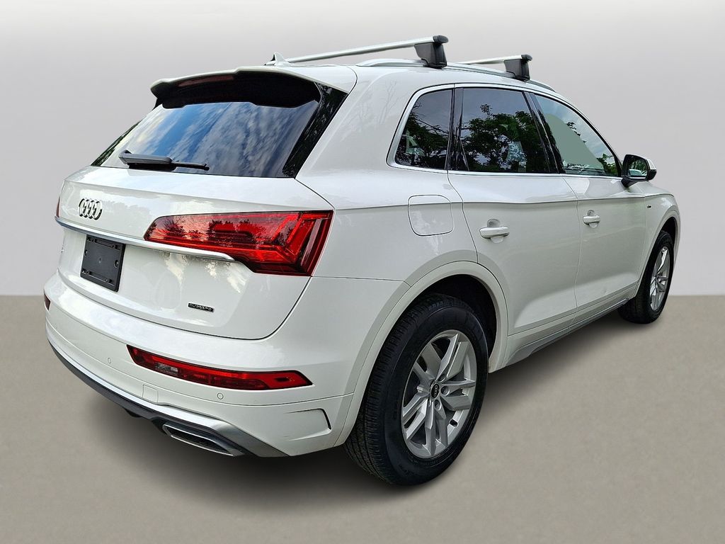 Thumbnail: 2022 Audi Q5 - 4