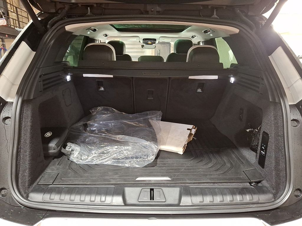 Thumbnail: 2023 Land Rover Range Rover Sport - 26