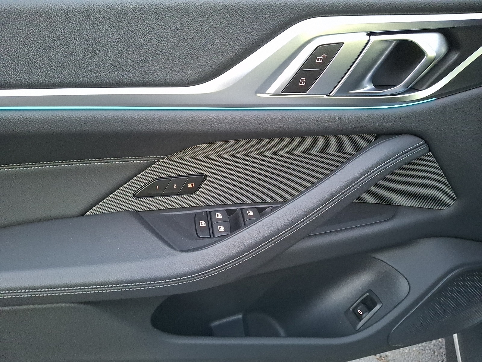 Thumbnail: 2025 BMW i4 - 10