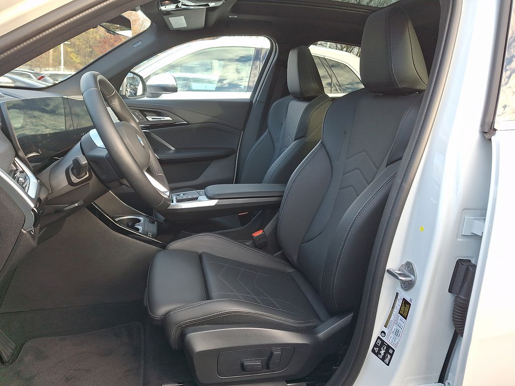 Thumbnail: 2024 BMW X2 - 10