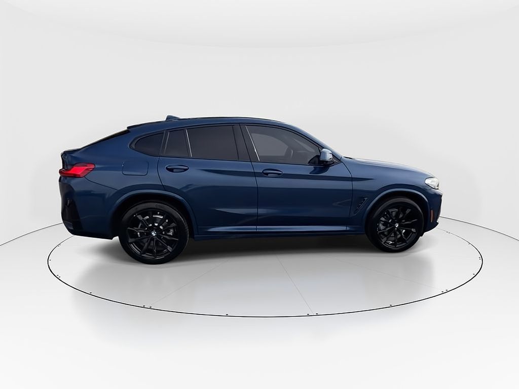 Thumbnail: 2022 BMW X4 - 4