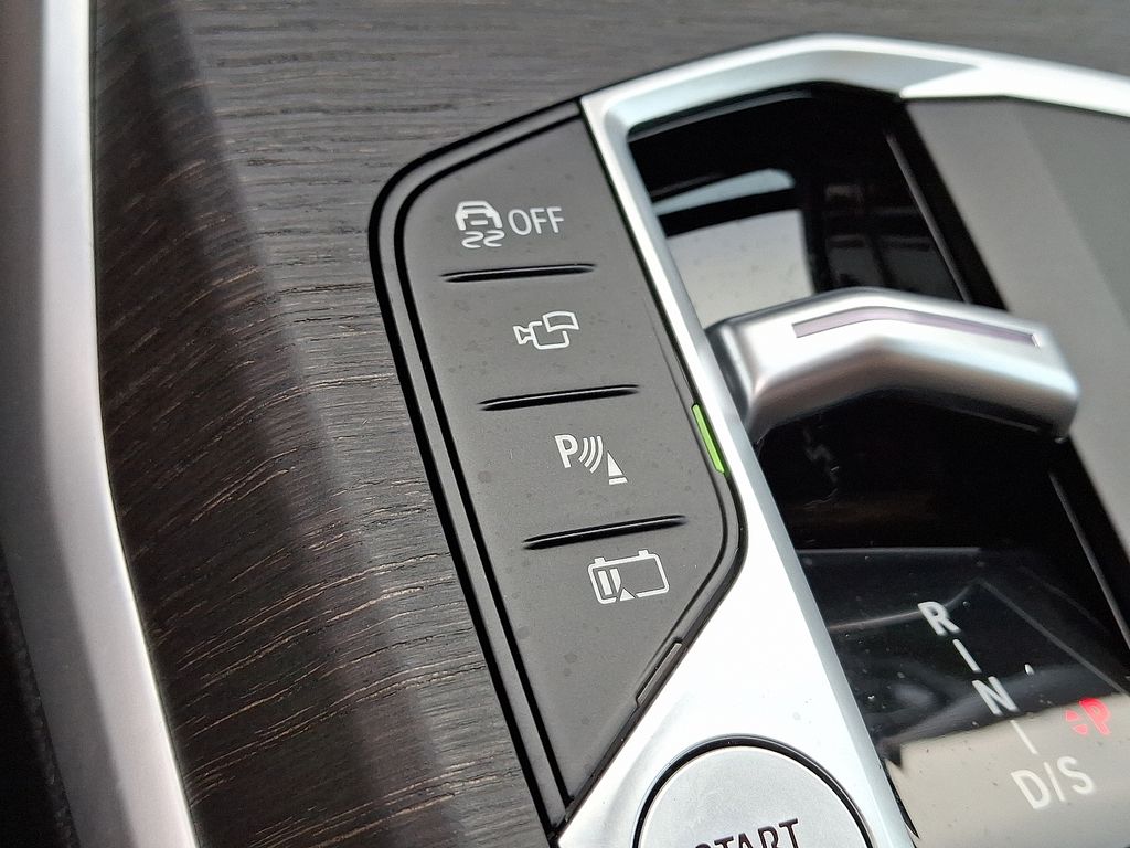 2024 BMW 3 Series 330e xDrive 21