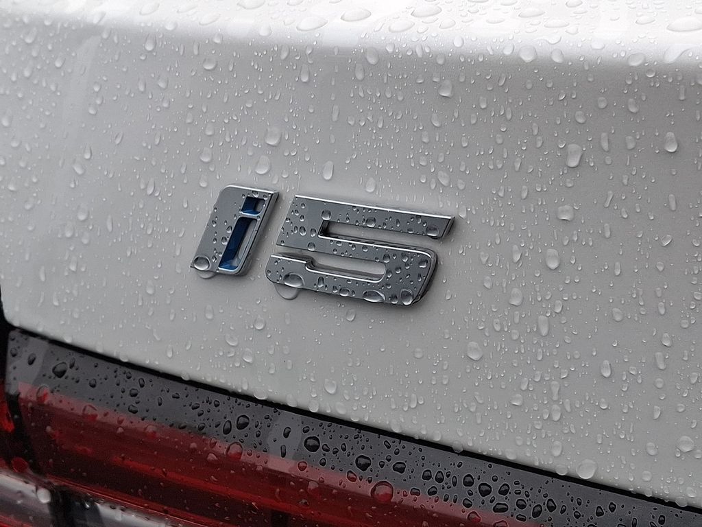 Thumbnail: 2025 BMW i5 - 30