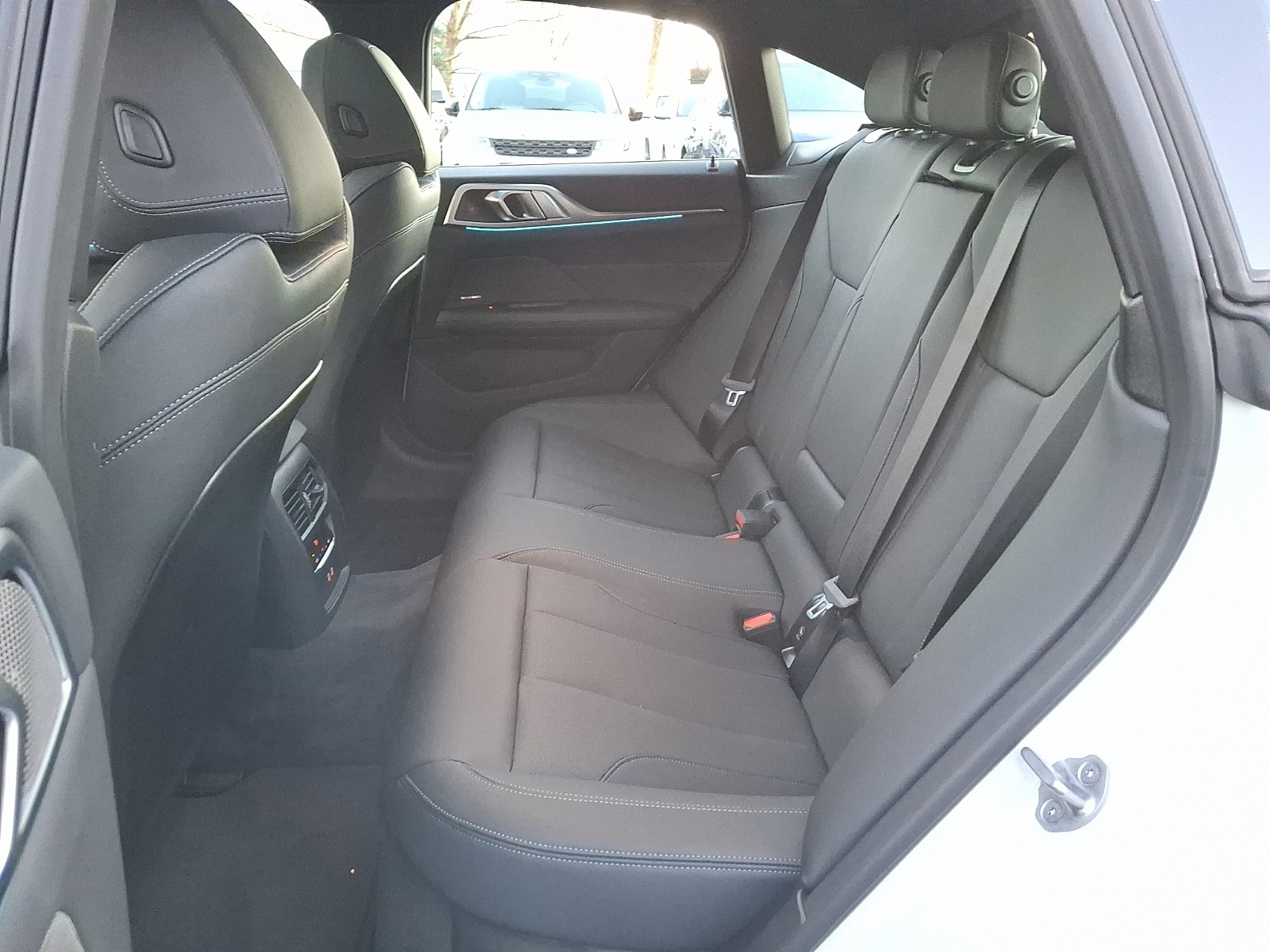 Thumbnail: 2025 BMW i4 - 9