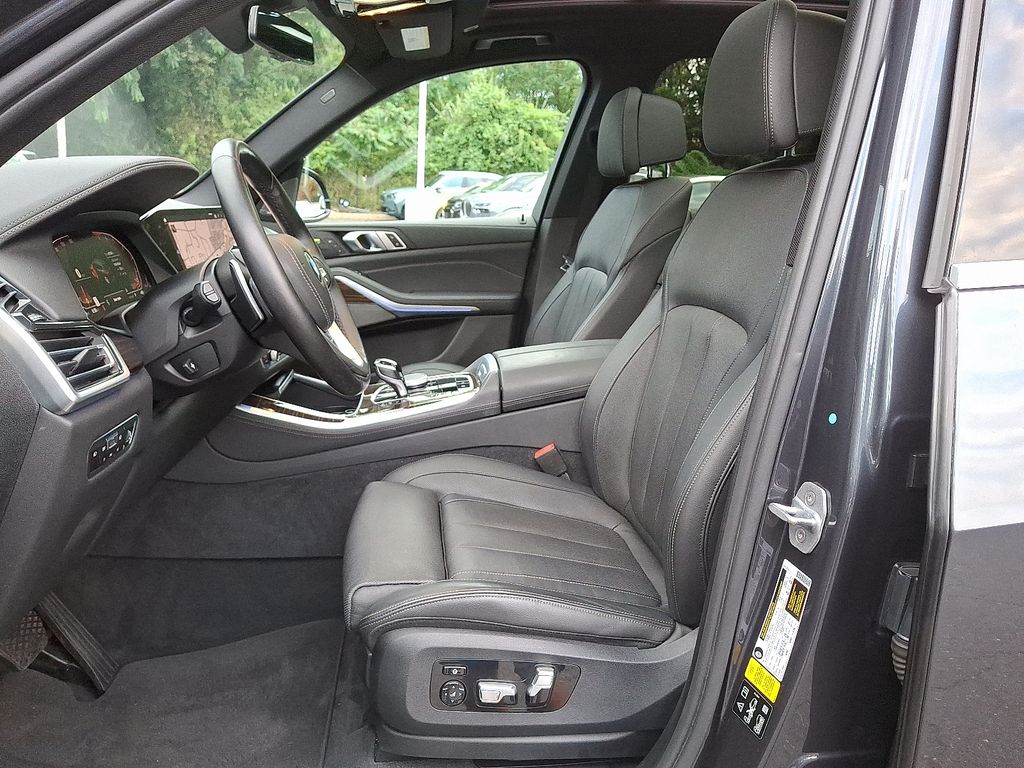 Thumbnail: 2019 BMW X5 - 9