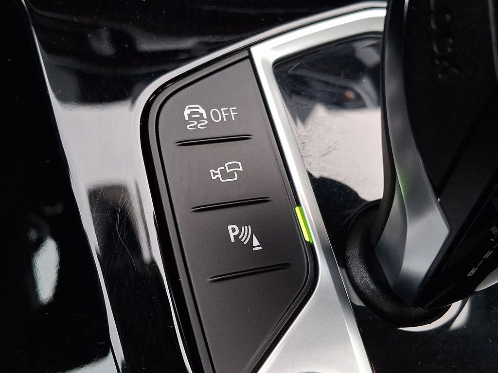 Thumbnail: 2024 BMW X4 - 21