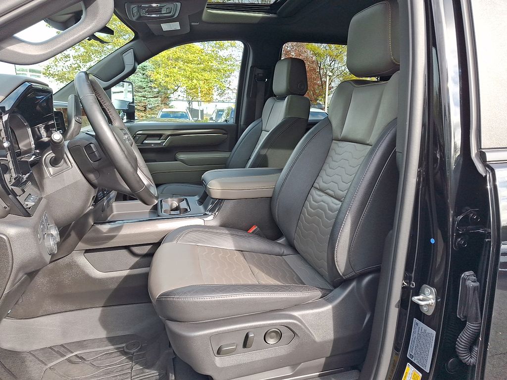 Thumbnail: 2024 Chevrolet Silverado 2500 - 10