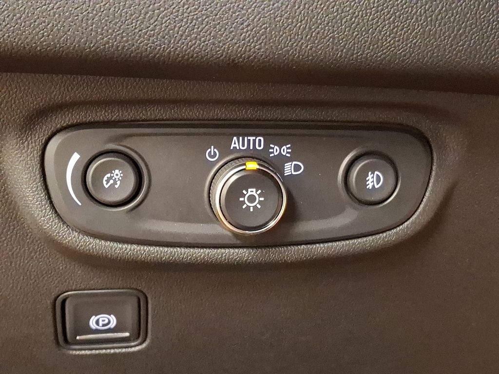 Thumbnail: 2021 GMC Terrain - 23