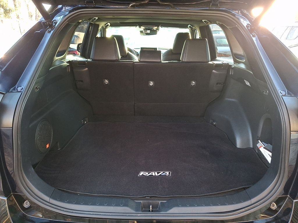 Thumbnail: 2020 Toyota RAV4 - 26