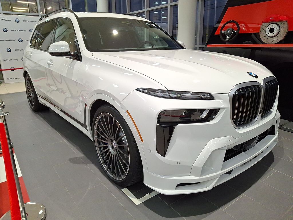 Thumbnail: 2026 BMW X7 - 3
